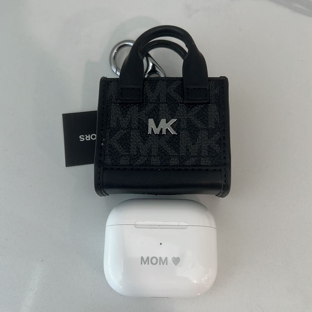 CUTE!! MK Mini Bag AirPods Case!! - Picture 2 of 16